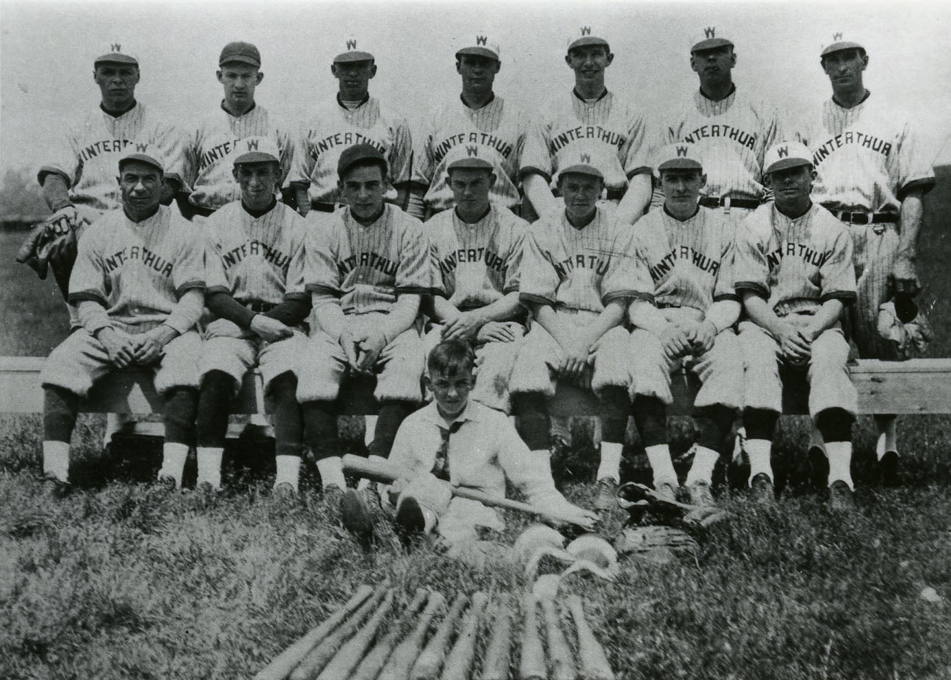 Vintage black and white photo of the 1926 Winterthur Tossers baseball team posing outdoors.